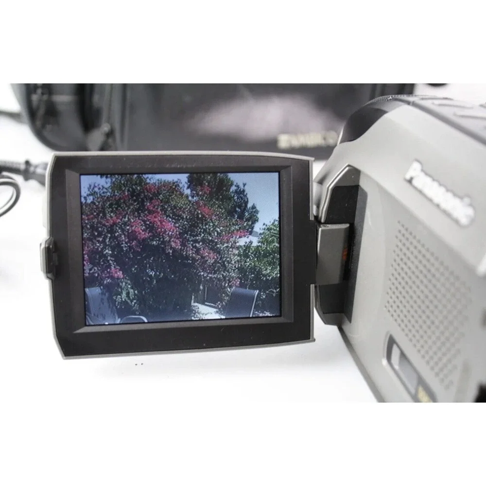 Panasonic PV-L650D Palmsight VHS-C Analog Camera Camcorder Palmcorder TESTED